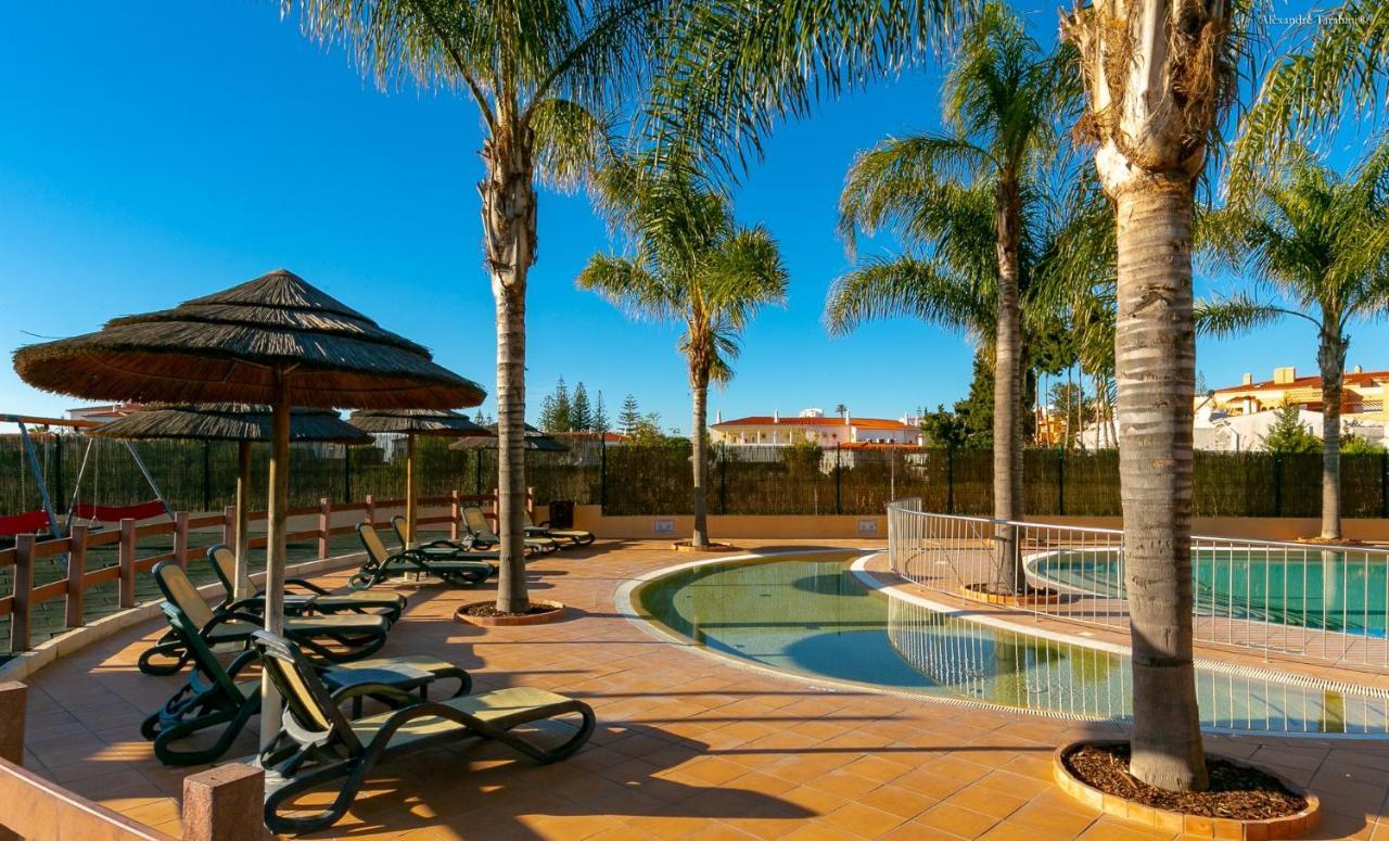 Luzbay Pool Apartments Exterior foto